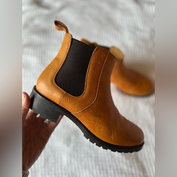 Duluth Trading Co Lifetime Leather Chelsea Boots 8 - Picture 3 of 9